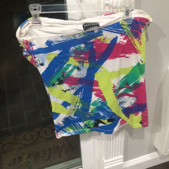 Strapless - Picture 2 of 3